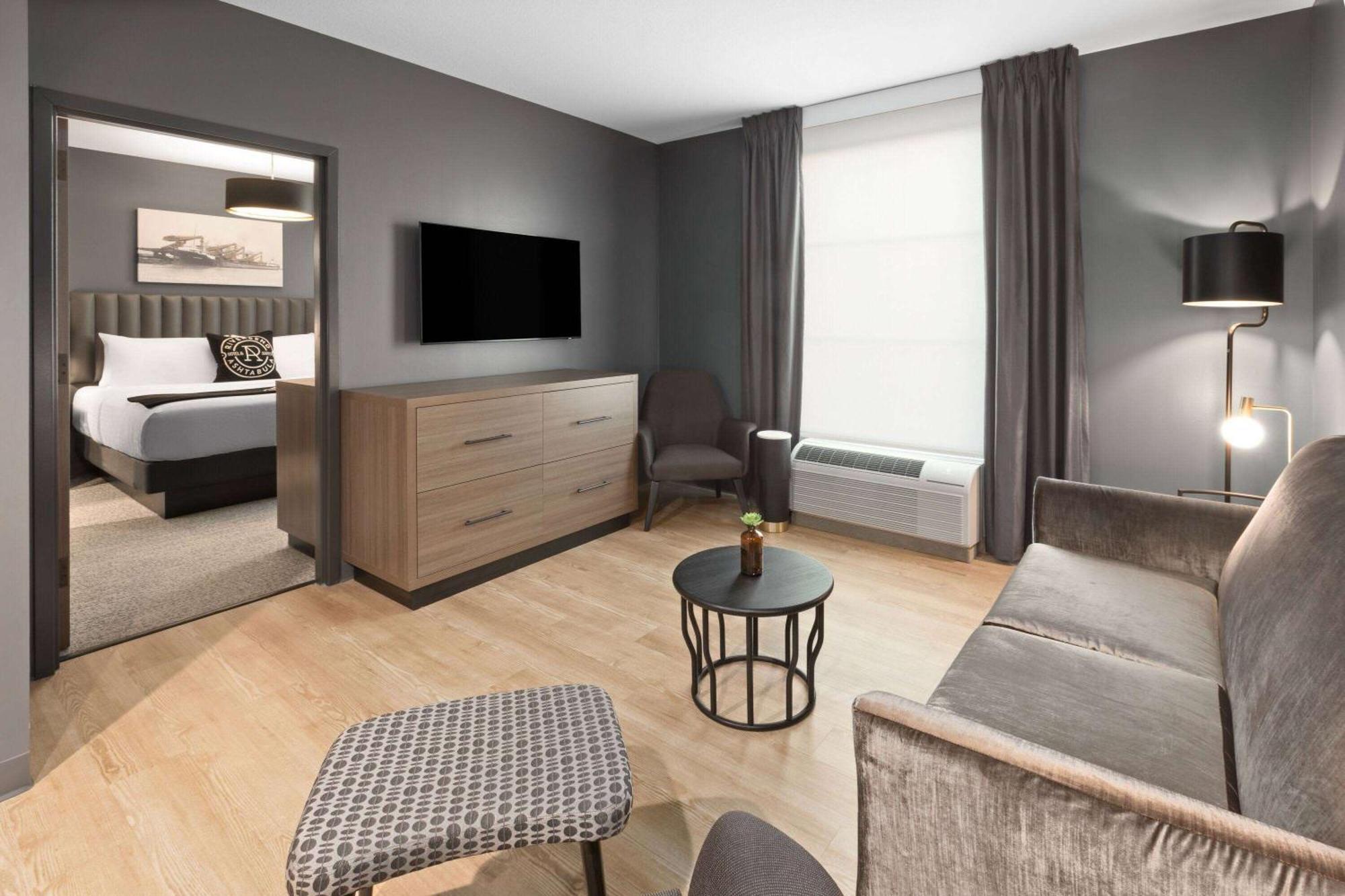 Riverbend Hotel And Suites, Trademark Collection By Wyndham Ashtabula Εξωτερικό φωτογραφία